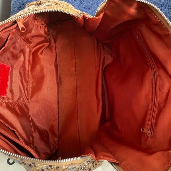 Hobo Purse - Picture 3 of 6